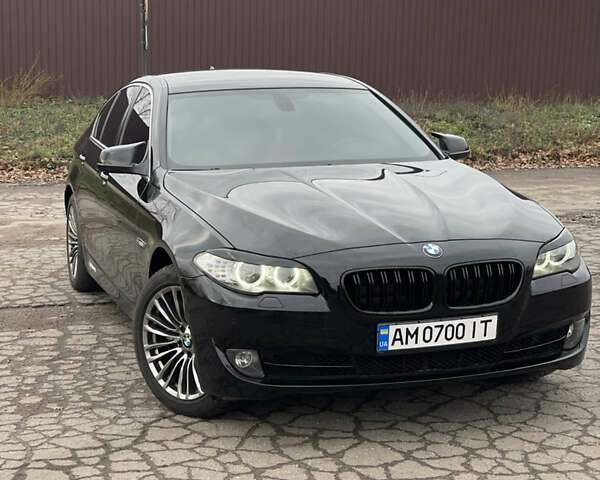 Чорний БМВ 5 Серія, об'ємом двигуна 2 л та пробігом 316 тис. км за 12999 $, фото 1 на Automoto.ua