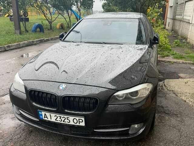 Чорний БМВ 5 Серія, об'ємом двигуна 3 л та пробігом 300 тис. км за 12000 $, фото 1 на Automoto.ua