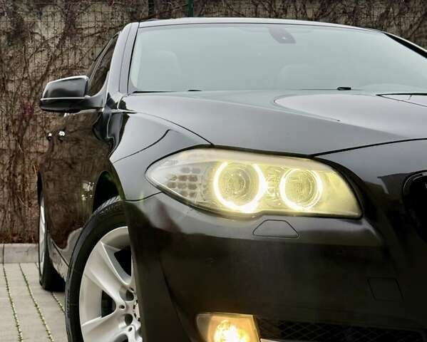 Чорний БМВ 5 Серія, об'ємом двигуна 2 л та пробігом 298 тис. км за 11800 $, фото 1 на Automoto.ua