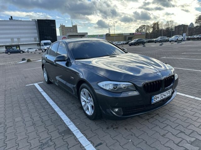 Черный БМВ 5 Серия, объемом двигателя 3 л и пробегом 300 тыс. км за 11300 $, фото 1 на Automoto.ua