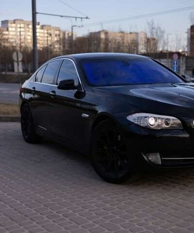 Черный БМВ 5 Серия, объемом двигателя 3 л и пробегом 200 тыс. км за 8300 $, фото 1 на Automoto.ua