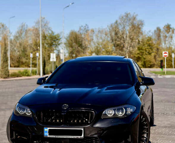 Черный БМВ 5 Серия, объемом двигателя 2.99 л и пробегом 223 тыс. км за 16000 $, фото 1 на Automoto.ua