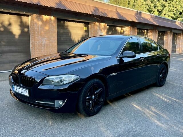 Чорний БМВ 5 Серія, об'ємом двигуна 2 л та пробігом 300 тис. км за 13500 $, фото 1 на Automoto.ua