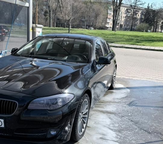 Чорний БМВ 5 Серія, об'ємом двигуна 2.98 л та пробігом 225 тис. км за 14100 $, фото 1 на Automoto.ua