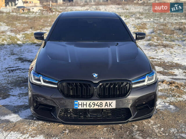 Черный БМВ 5 Серия, объемом двигателя 3 л и пробегом 180 тыс. км за 32000 $, фото 1 на Automoto.ua