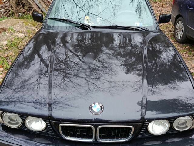 Черный БМВ 5 Серия, объемом двигателя 2.5 л и пробегом 324 тыс. км за 2600 $, фото 1 на Automoto.ua