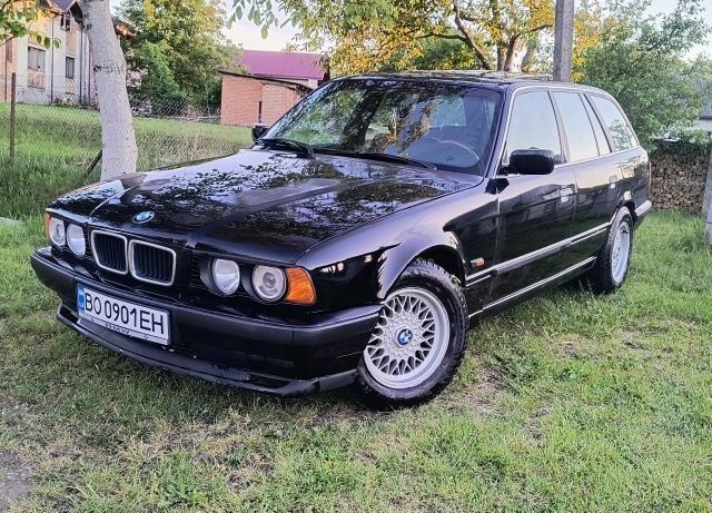 Чорний БМВ 5 Серія, об'ємом двигуна 2.5 л та пробігом 600 тис. км за 3300 $, фото 1 на Automoto.ua