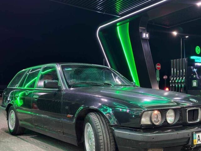 Черный БМВ 5 Серия, объемом двигателя 2.5 л и пробегом 331 тыс. км за 3700 $, фото 1 на Automoto.ua