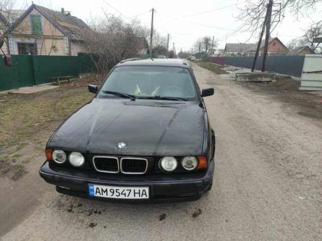 Черный БМВ 5 Серия, объемом двигателя 1.8 л и пробегом 359 тыс. км за 3500 $, фото 1 на Automoto.ua