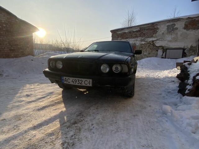Черный БМВ 5 Серия, объемом двигателя 1.8 л и пробегом 575 тыс. км за 1350 $, фото 1 на Automoto.ua