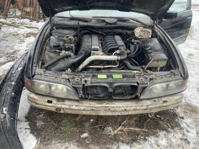 Черный БМВ 5 Серия, объемом двигателя 2.5 л и пробегом 325 тыс. км за 1002 $, фото 1 на Automoto.ua