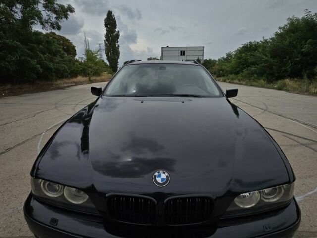 Черный БМВ 5 Серия, объемом двигателя 3 л и пробегом 315 тыс. км за 5500 $, фото 1 на Automoto.ua