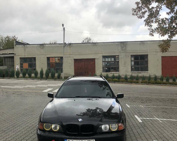 Черный БМВ 5 Серия, объемом двигателя 2.99 л и пробегом 250 тыс. км за 2999 $, фото 1 на Automoto.ua