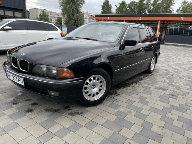 Черный БМВ 5 Серия, объемом двигателя 2.5 л и пробегом 362 тыс. км за 4500 $, фото 1 на Automoto.ua