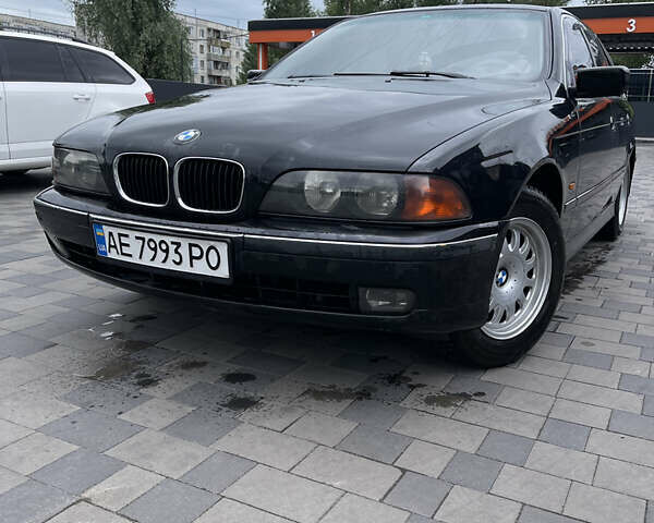Черный БМВ 5 Серия, объемом двигателя 2.5 л и пробегом 326 тыс. км за 4500 $, фото 1 на Automoto.ua