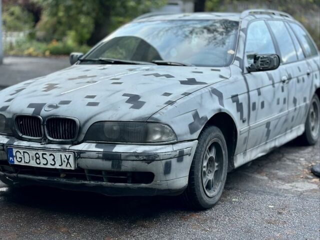 Черный БМВ 5 Серия, объемом двигателя 2.5 л и пробегом 300 тыс. км за 1400 $, фото 1 на Automoto.ua