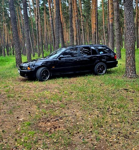 Чорний БМВ 5 Серія, об'ємом двигуна 2.5 л та пробігом 425 тис. км за 7000 $, фото 1 на Automoto.ua
