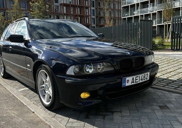 Чорний БМВ 5 Серія, об'ємом двигуна 3 л та пробігом 315 тис. км за 2900 $, фото 1 на Automoto.ua