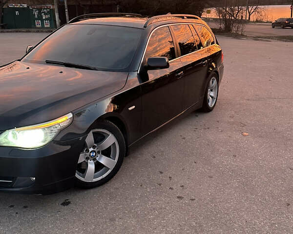 Черный БМВ 5 Серия, объемом двигателя 2.99 л и пробегом 350 тыс. км за 10500 $, фото 1 на Automoto.ua