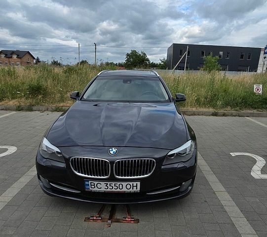 Чорний БМВ 5 Серія, об'ємом двигуна 2 л та пробігом 271 тис. км за 11800 $, фото 1 на Automoto.ua