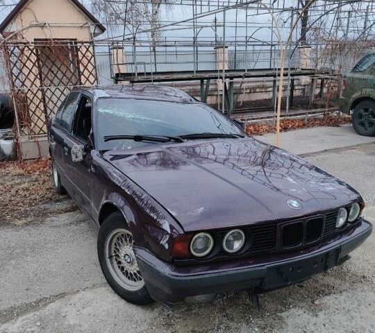 Фиолетовый БМВ 5 Серия, объемом двигателя 2 л и пробегом 420 тыс. км за 600 $, фото 1 на Automoto.ua