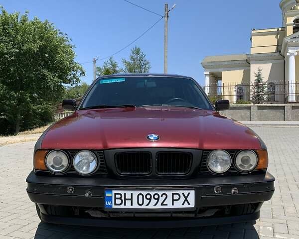 Фиолетовый БМВ 5 Серия, объемом двигателя 4 л и пробегом 380 тыс. км за 5250 $, фото 1 на Automoto.ua
