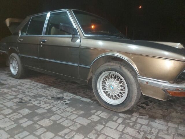 Коричневый БМВ 5 Серия, объемом двигателя 2 л и пробегом 200 тыс. км за 1800 $, фото 1 на Automoto.ua