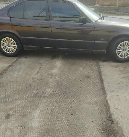 Коричневий БМВ 5 Серія, об'ємом двигуна 2 л та пробігом 450 тис. км за 3500 $, фото 1 на Automoto.ua