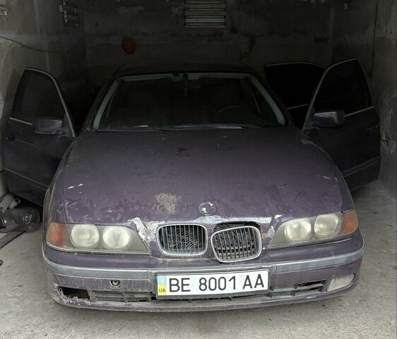 Коричневый БМВ 5 Серия, объемом двигателя 2 л и пробегом 1 тыс. км за 1800 $, фото 1 на Automoto.ua