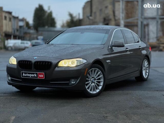 Коричневий БМВ 5 Серія, об'ємом двигуна 3 л та пробігом 184 тис. км за 13590 $, фото 1 на Automoto.ua