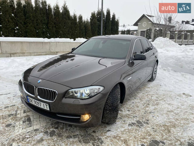 Коричневий БМВ 5 Серія, об'ємом двигуна 2 л та пробігом 250 тис. км за 14700 $, фото 1 на Automoto.ua