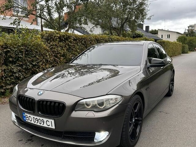 Коричневий БМВ 5 Серія, об'ємом двигуна 2 л та пробігом 300 тис. км за 13850 $, фото 1 на Automoto.ua