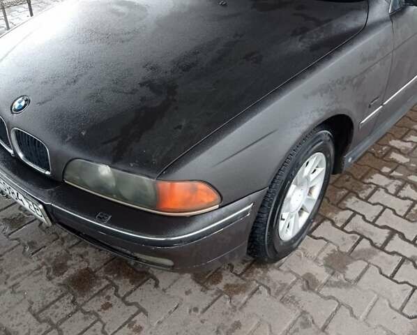 Коричневый БМВ 5 Серия, объемом двигателя 0 л и пробегом 358 тыс. км за 3900 $, фото 1 на Automoto.ua