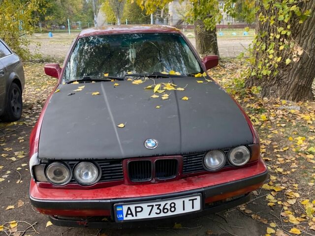 Красный БМВ 5 Серия, объемом двигателя 2 л и пробегом 1000 тыс. км за 1700 $, фото 1 на Automoto.ua