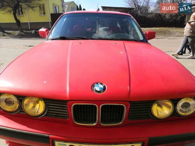 Красный БМВ 5 Серия, объемом двигателя 2 л и пробегом 380 тыс. км за 2100 $, фото 1 на Automoto.ua