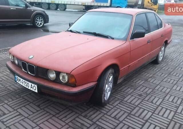 Красный БМВ 5 Серия, объемом двигателя 2.4 л и пробегом 444 тыс. км за 2222 $, фото 1 на Automoto.ua