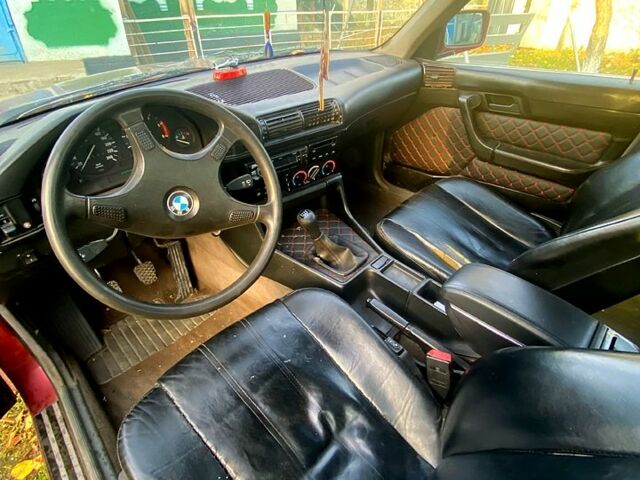 Красный БМВ 5 Серия, объемом двигателя 2.4 л и пробегом 0 тыс. км за 1300 $, фото 1 на Automoto.ua