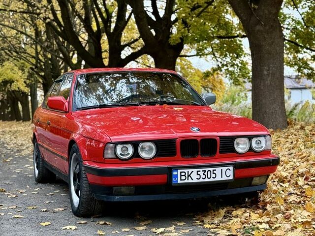 БМВ 5 Серія 1991 у Рівному на Automoto.ua Червоний БМВ 5 Серія, об'ємом двигуна 2 л та пробігом 333 тис. км за 2850 $, фото 1 на Automoto.ua