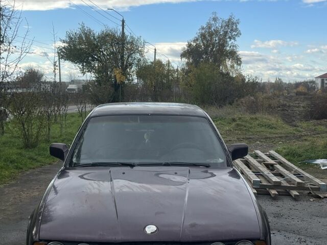 Красный БМВ 5 Серия, объемом двигателя 2.4 л и пробегом 310 тыс. км за 950 $, фото 1 на Automoto.ua