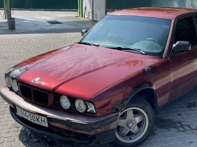 Красный БМВ 5 Серия, объемом двигателя 2.5 л и пробегом 366 тыс. км за 1600 $, фото 1 на Automoto.ua