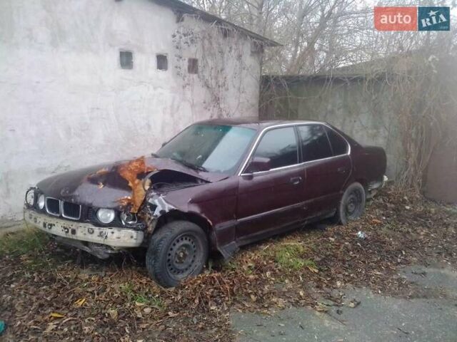 Красный БМВ 5 Серия, объемом двигателя 2.5 л и пробегом 202 тыс. км за 2500 $, фото 1 на Automoto.ua
