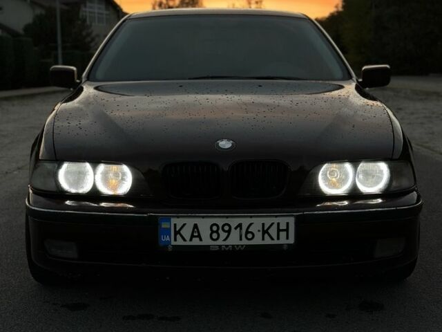 Красный БМВ 5 Серия, объемом двигателя 2 л и пробегом 330 тыс. км за 3850 $, фото 1 на Automoto.ua