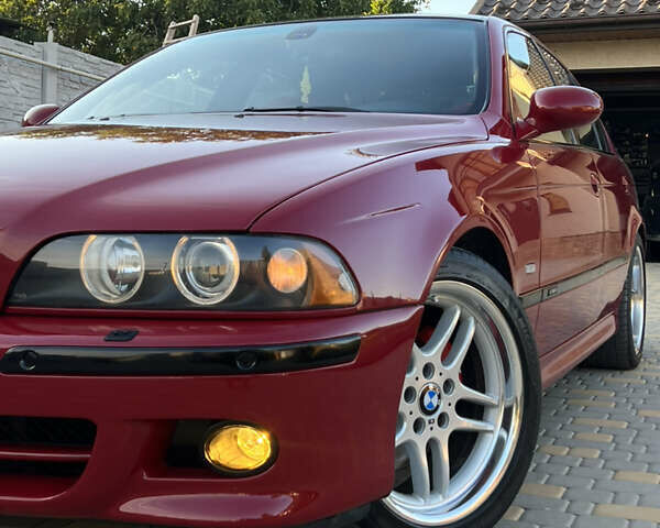 Красный БМВ 5 Серия, объемом двигателя 2.98 л и пробегом 327 тыс. км за 15000 $, фото 1 на Automoto.ua