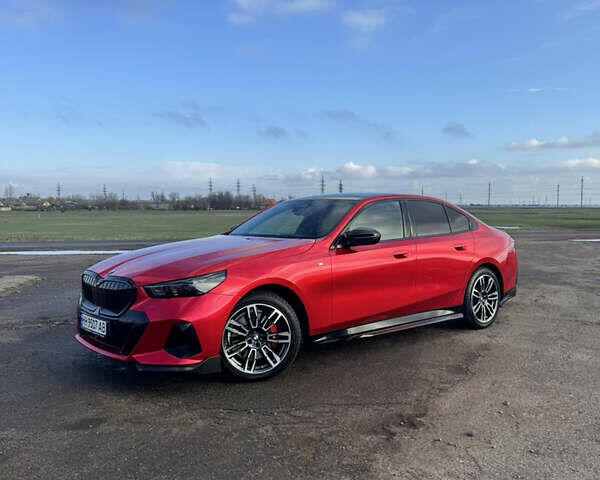 Красный БМВ 5 Серия, объемом двигателя 2 л и пробегом 28 тыс. км за 79000 $, фото 1 на Automoto.ua