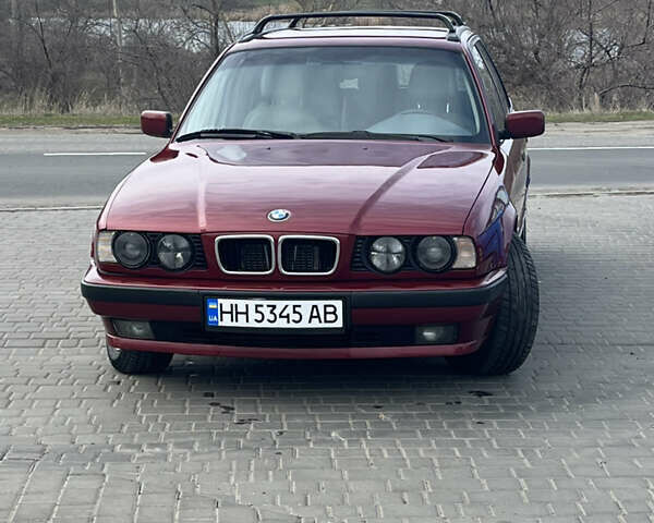 Красный БМВ 5 Серия, объемом двигателя 2.5 л и пробегом 424 тыс. км за 5200 $, фото 1 на Automoto.ua