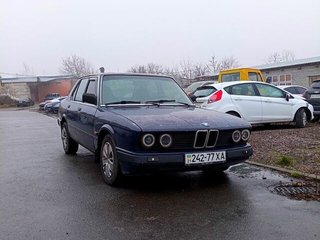 БМВ 5 Серия, объемом двигателя 2 л и пробегом 200 тыс. км за 1300 $, фото 1 на Automoto.ua