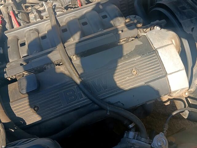 БМВ 5 Серия, объемом двигателя 2.5 л и пробегом 455 тыс. км за 1200 $, фото 1 на Automoto.ua