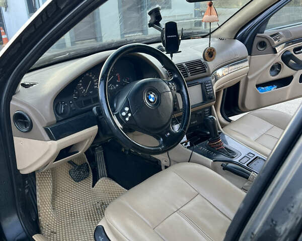 БМВ 5 Серия, объемом двигателя 2.5 л и пробегом 250 тыс. км за 4500 $, фото 1 на Automoto.ua