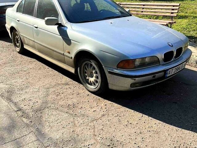 БМВ 5 Серия, объемом двигателя 25 л и пробегом 300 тыс. км за 2500 $, фото 1 на Automoto.ua