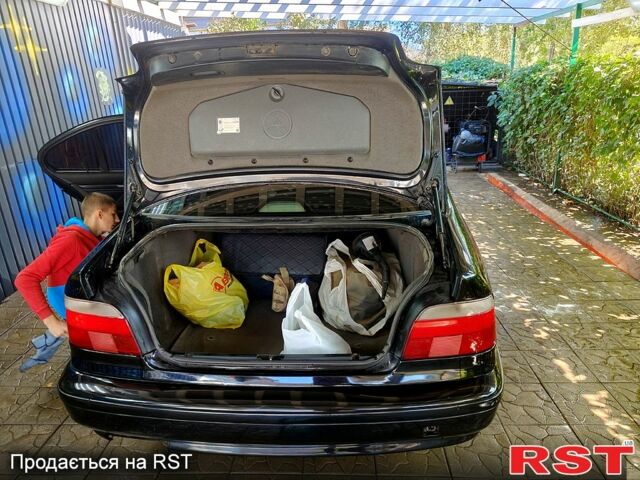 БМВ 5 Серия, объемом двигателя 2 л и пробегом 372 тыс. км за 4500 $, фото 1 на Automoto.ua